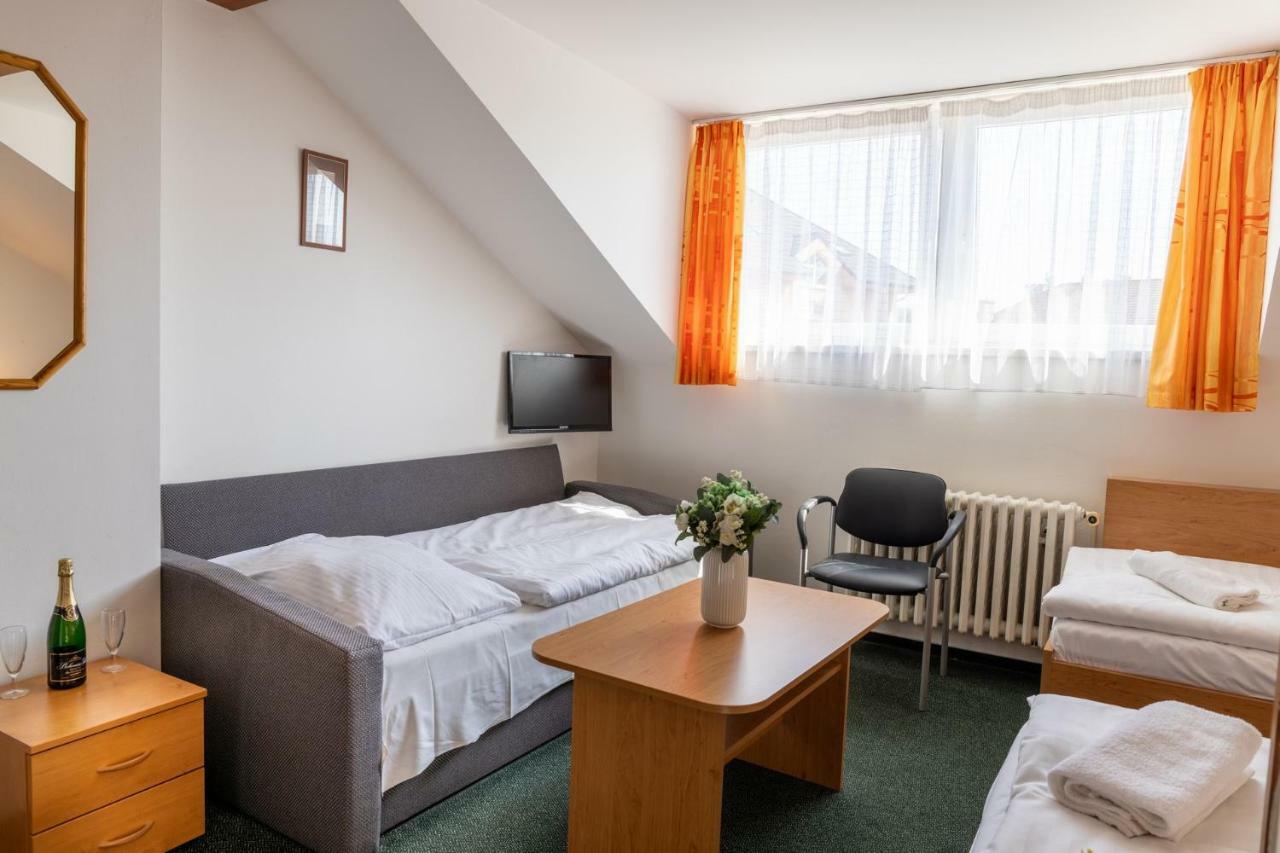 Kanarek Hotel